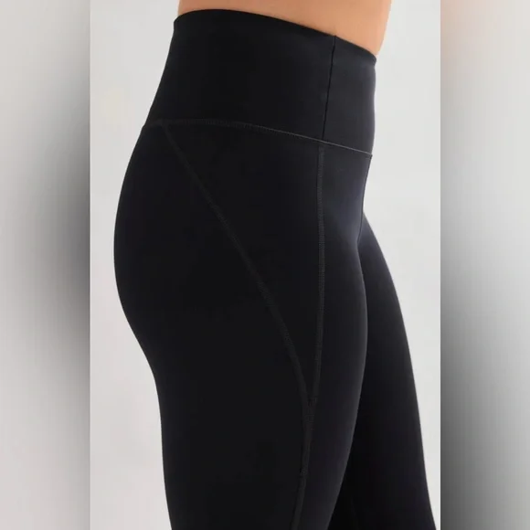 Girlfriend Collective| 7/8 Length High-Rise Leggings - Picture 2 of 5